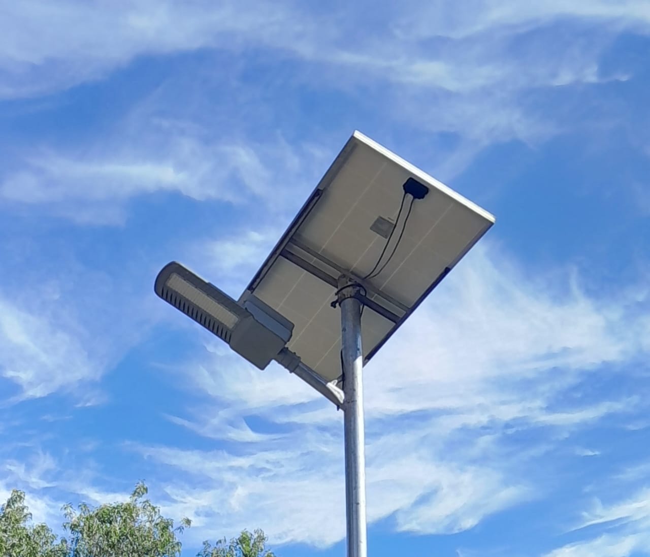Gallery Image 3 . Street Lamp